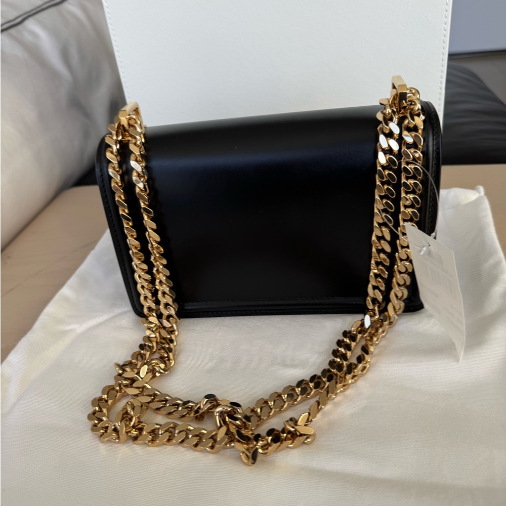 Burberry Chain Shoulder / Crossbody Bag Crystal-cut logo hardware at face - Picture 7 of 12